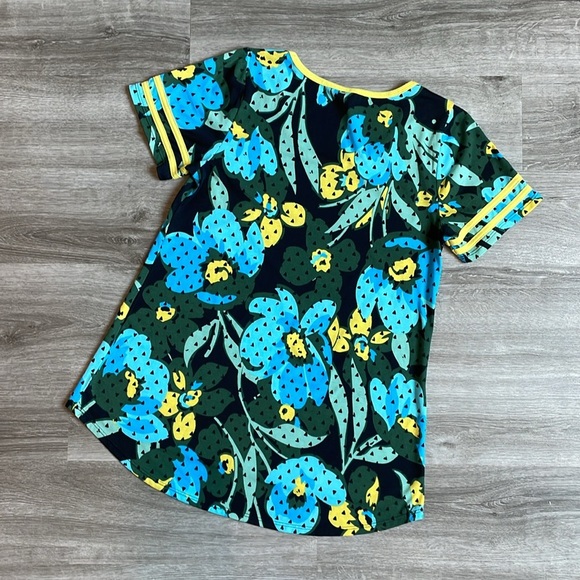 LuLaRoe floral print top - Picture 2 of 3